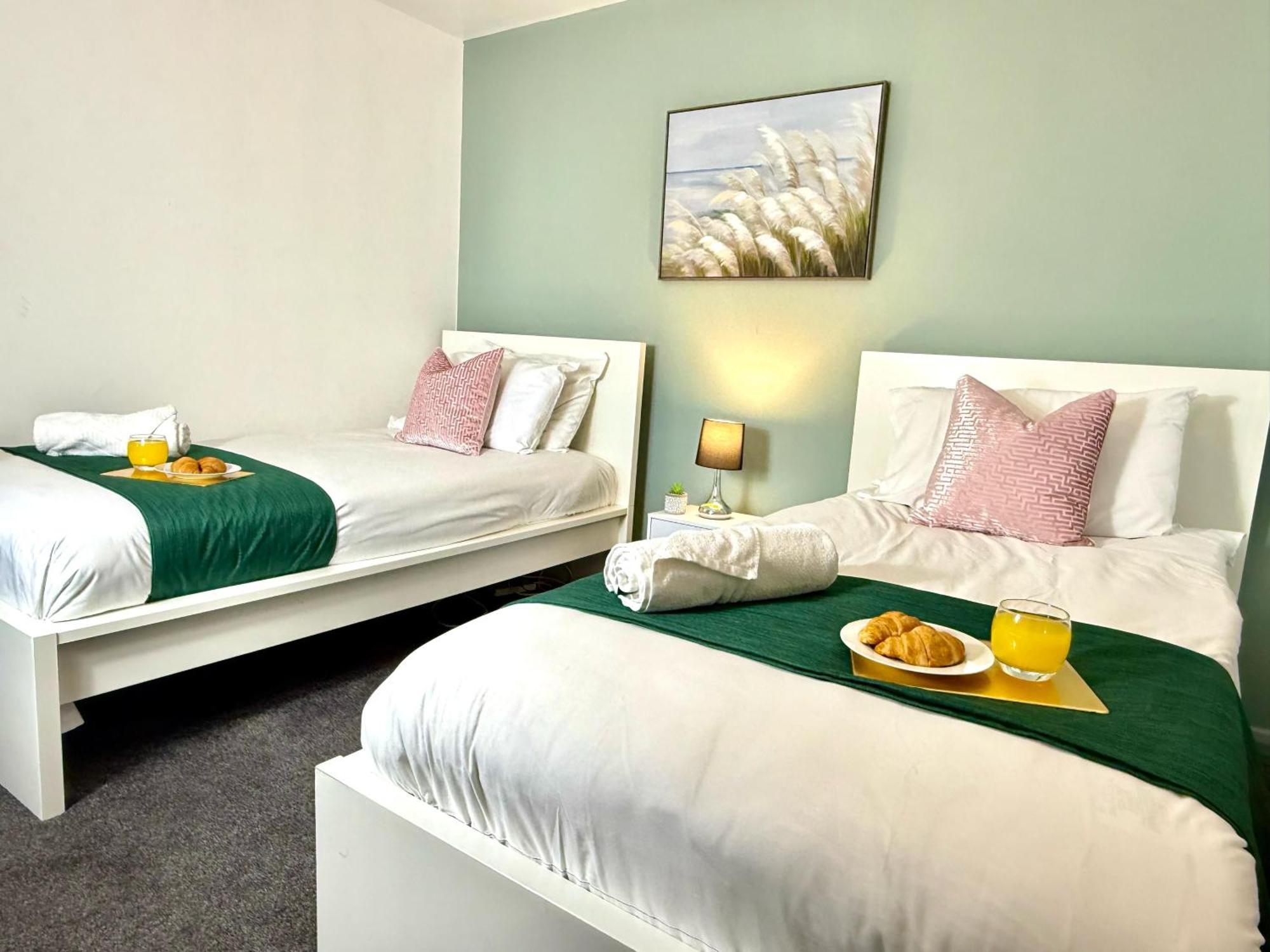 Stylish 3-Bedroom House With Garden & Free Parking'S, Prime Location With Private Garden Kidlington Dış mekan fotoğraf